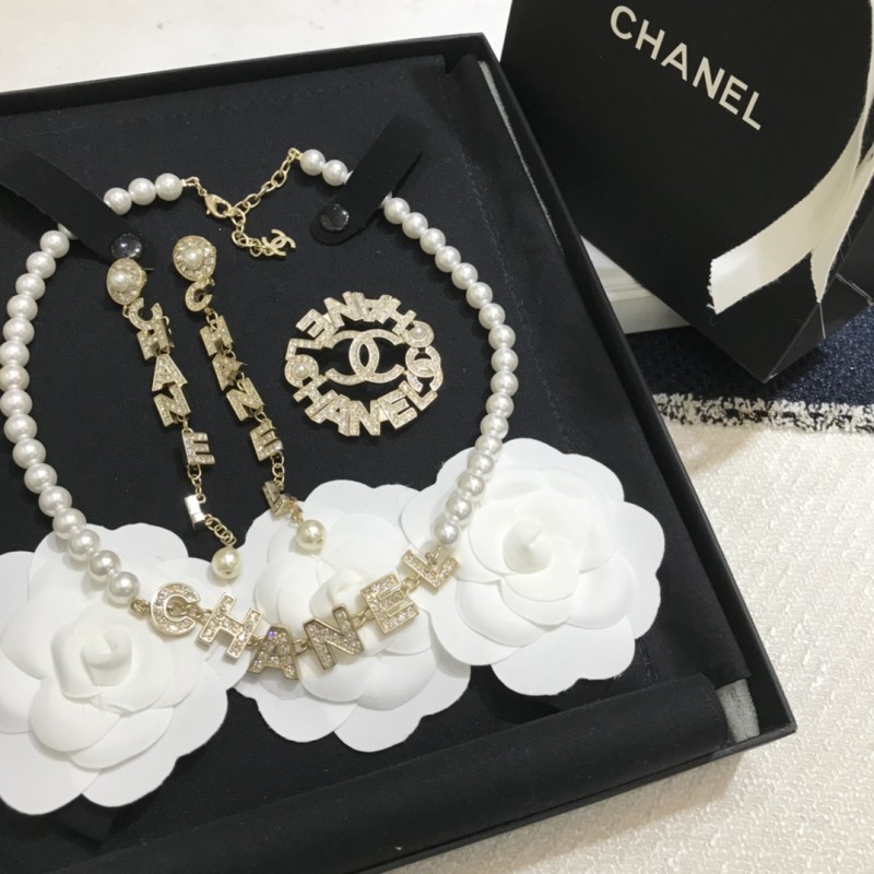 Fake Jewelry That Looks Real Chanel Necklace Brooch Earrings RB642